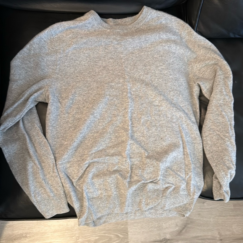 J Crew Gray Cashmere Crewneck Sweater - Mens Medium
